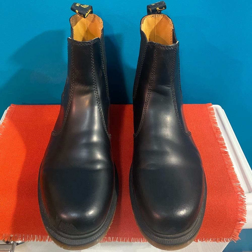 Dr. Martens unisex 2976 Chelsea Boot, US mens size 9, NEVER WORN!